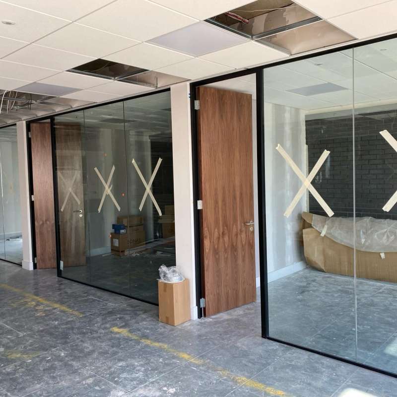 Glass partition3