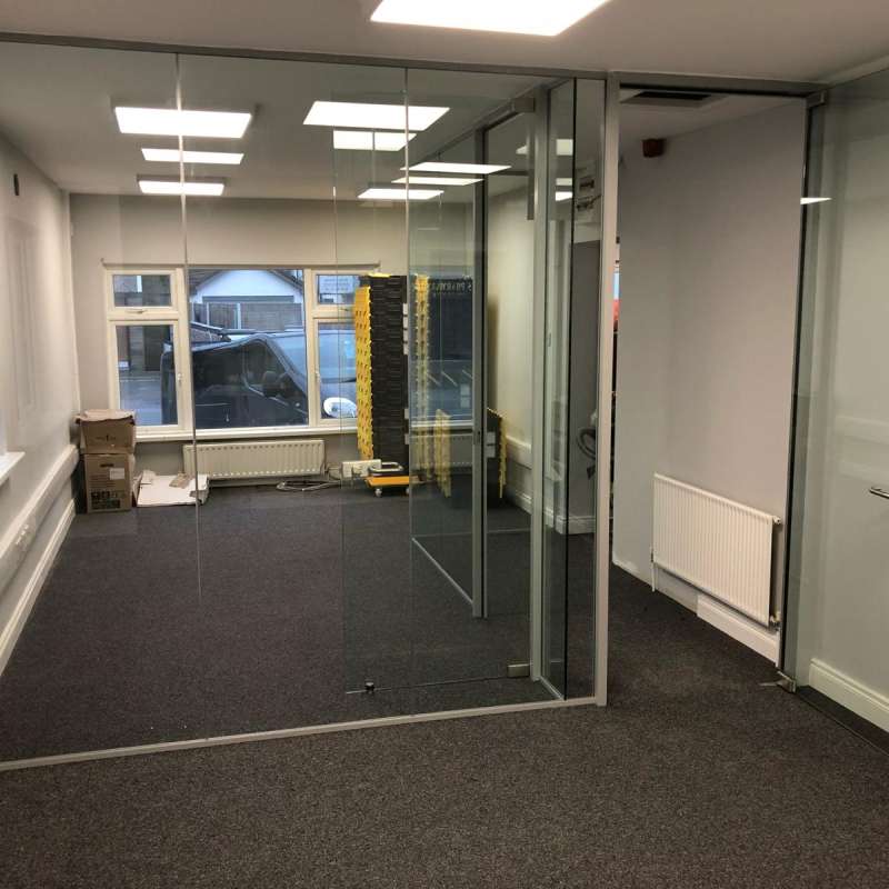 Glass partition8